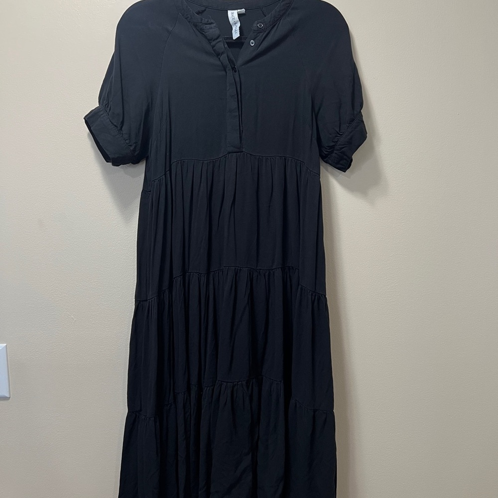 Elegant Black Midi Dress